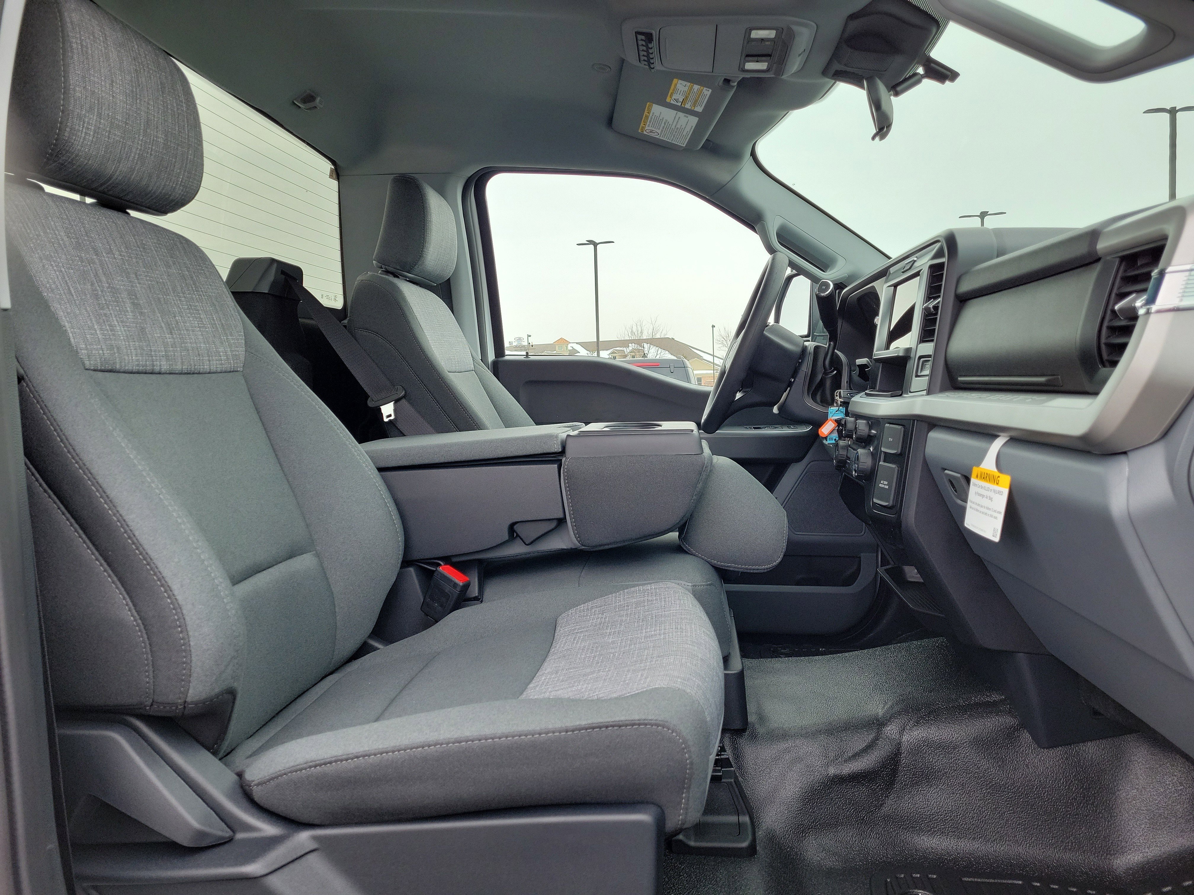 New 2026 Ford F350 XLT w/ FX4 Off-Road Package image 13