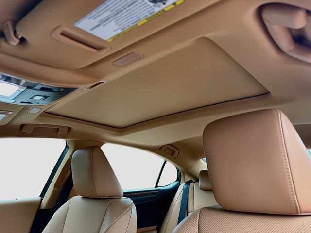 Used 2022 Lexus ES 300h w/ Premium Package FWD image 26