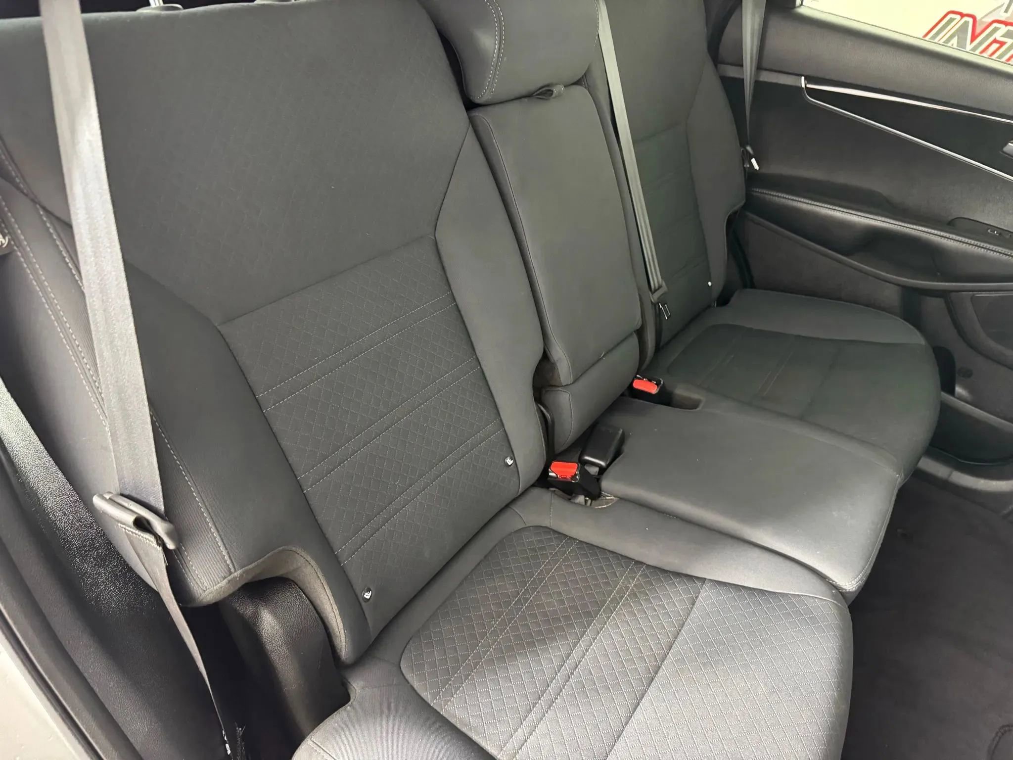 Used 2018 Kia Sorento L image 33