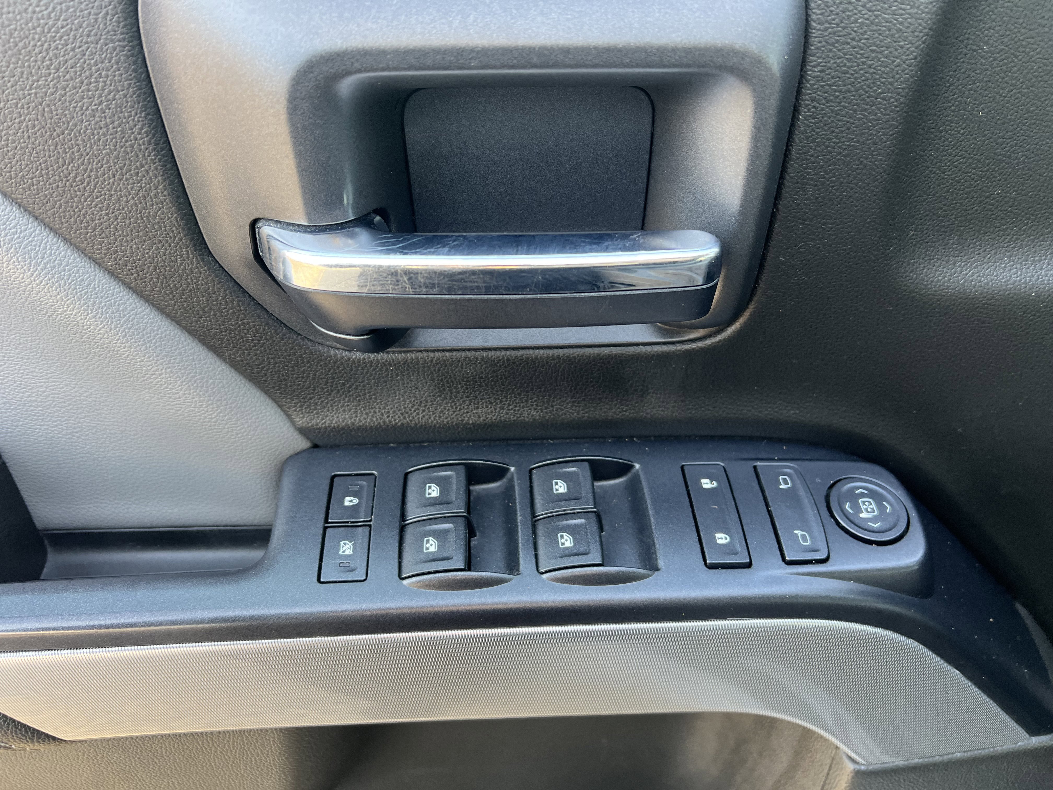 Used 2016 Chevrolet Silverado 1500 LT w/ LT Convenience Package image 15