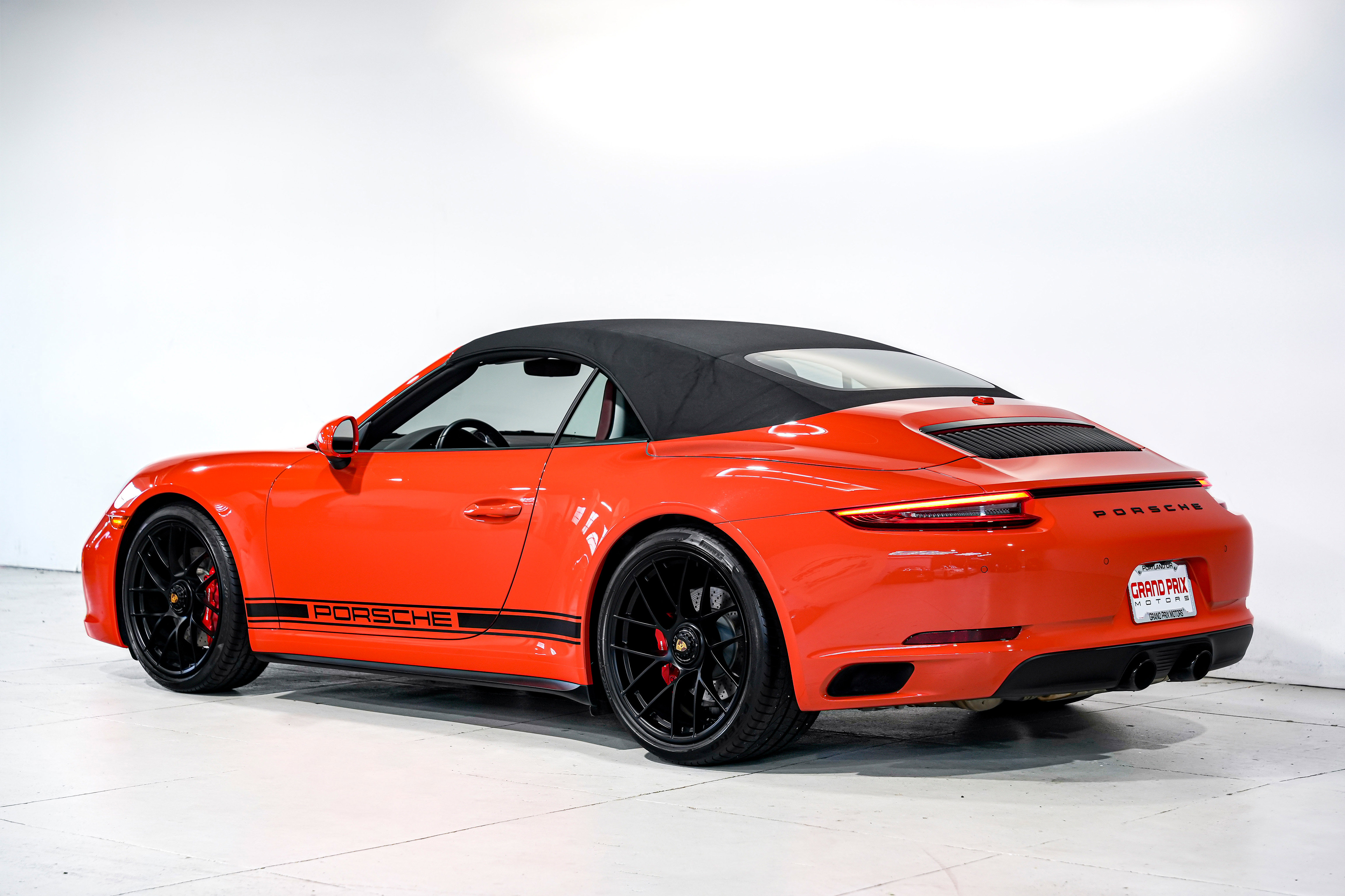 Used 2018 Porsche 911 Carrera GTS image 8