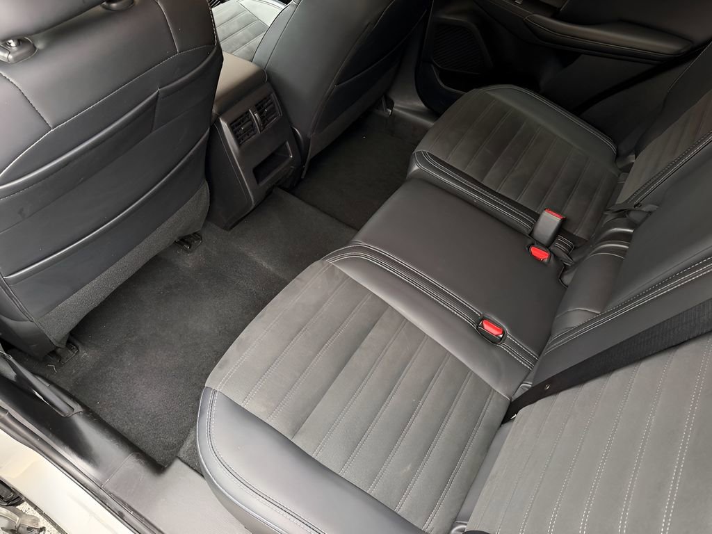 Used 2024 Mitsubishi Outlander SE image 19