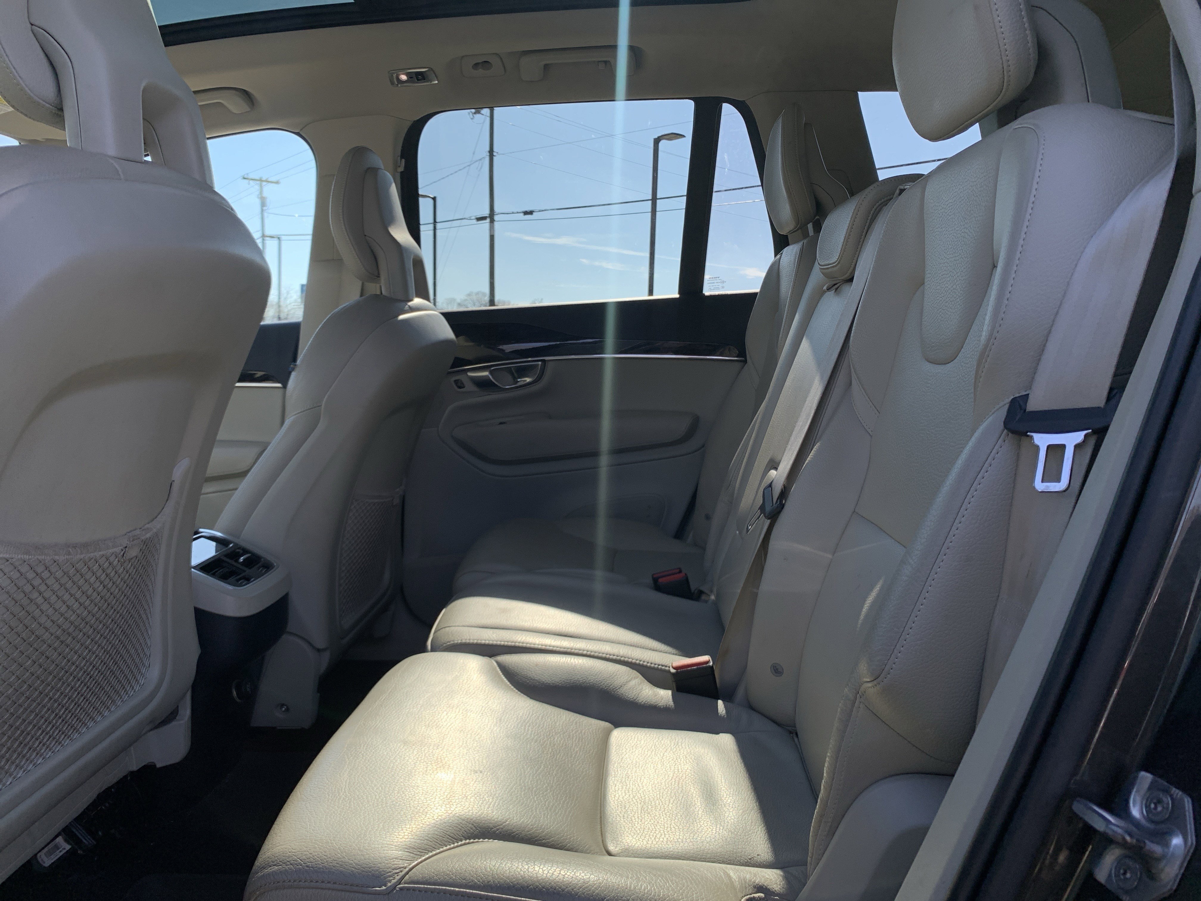 Used 2018 Volvo XC90 T6 Momentum w/ Momentum Plus Package image 32