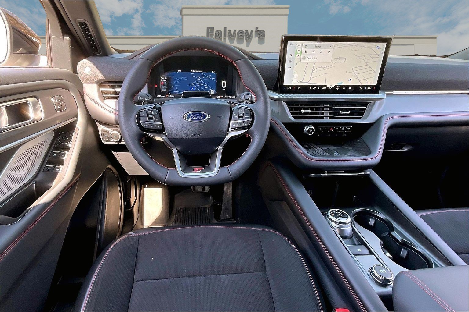 Used 2025 Ford Explorer ST image 5