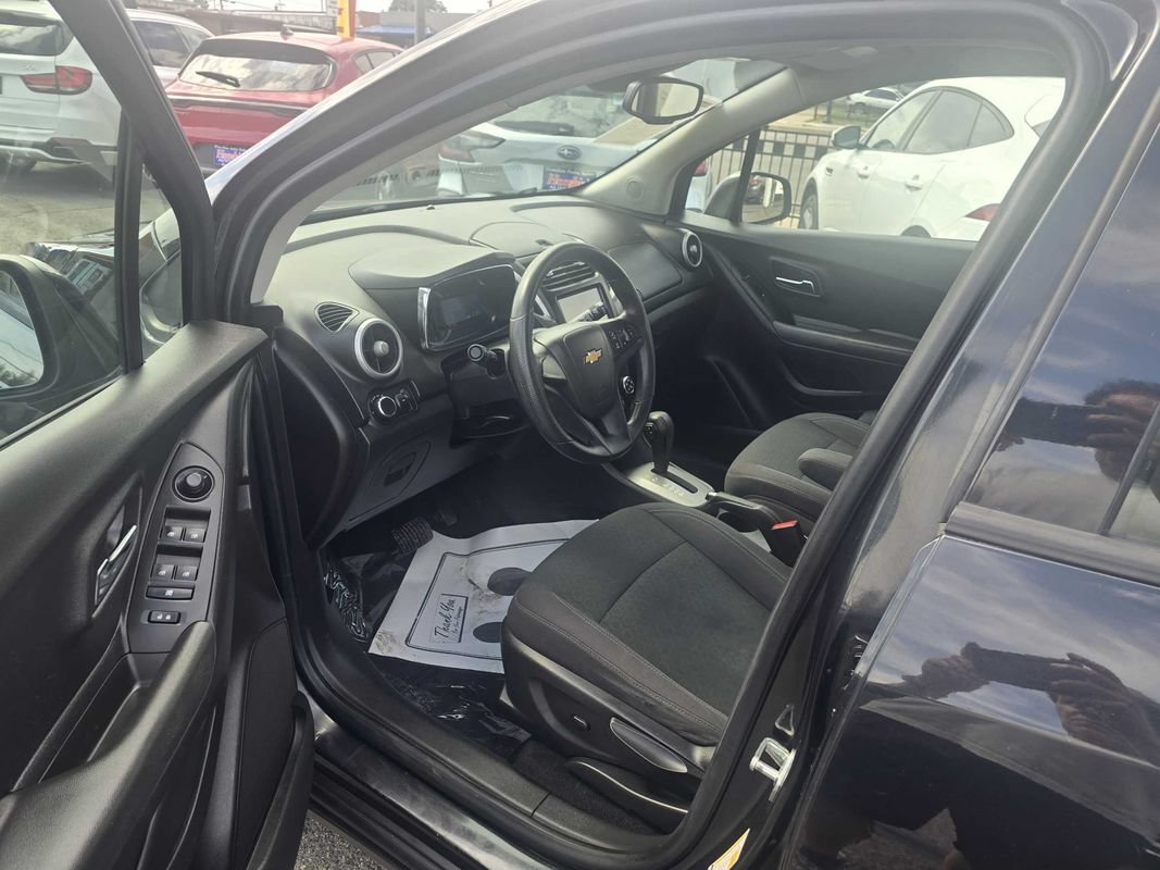 Used 2016 Chevrolet Trax LS AWD/4WD image 15