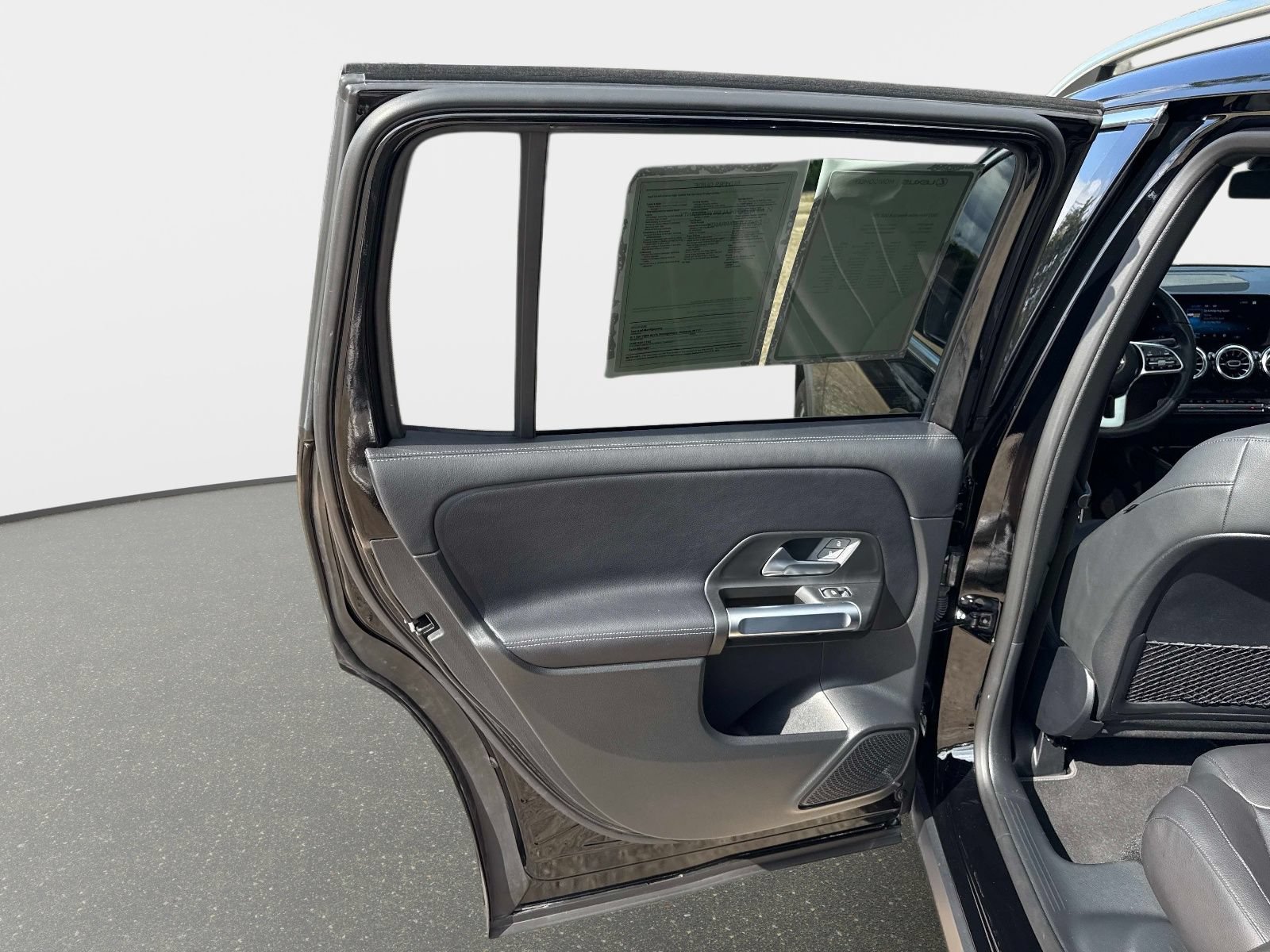 Used 2023 Mercedes-Benz GLB 250 image 11