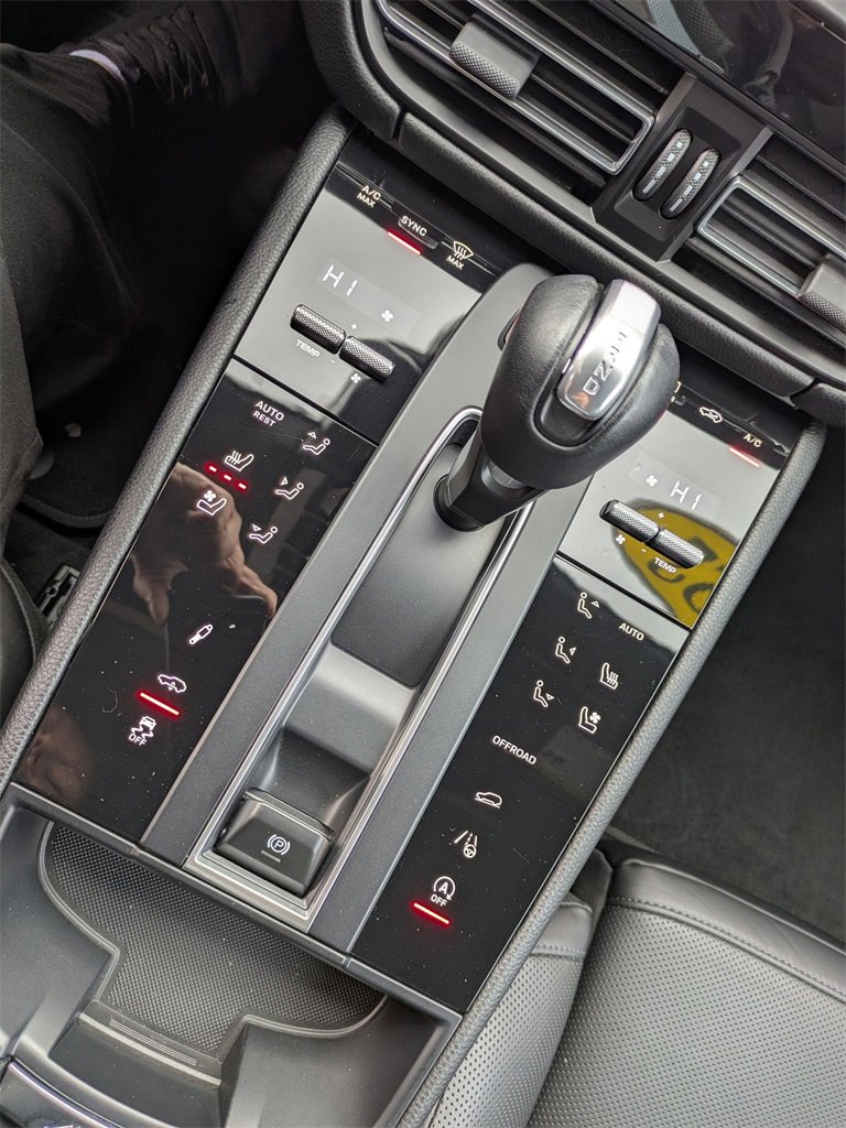 Used 2022 Porsche Macan S image 27