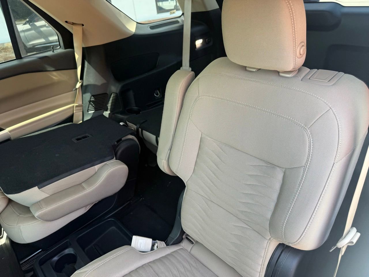 Used 2020 Ford Explorer XLT image 4