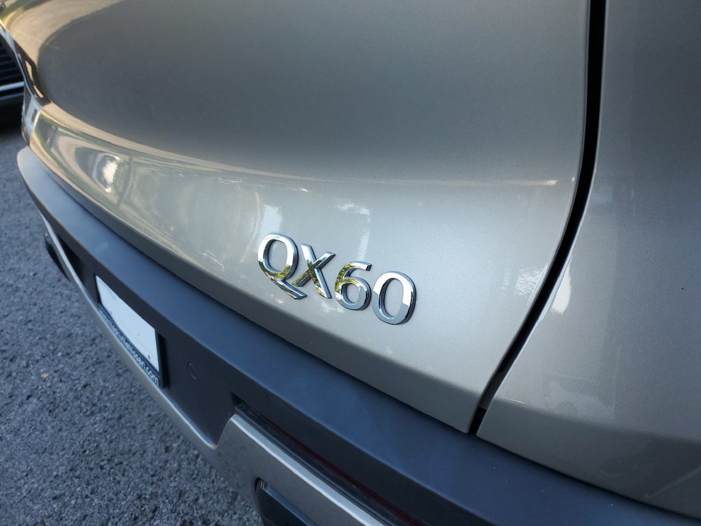 Used 2024 INFINITI QX60 Luxe w/ Vision Package FWD image 6