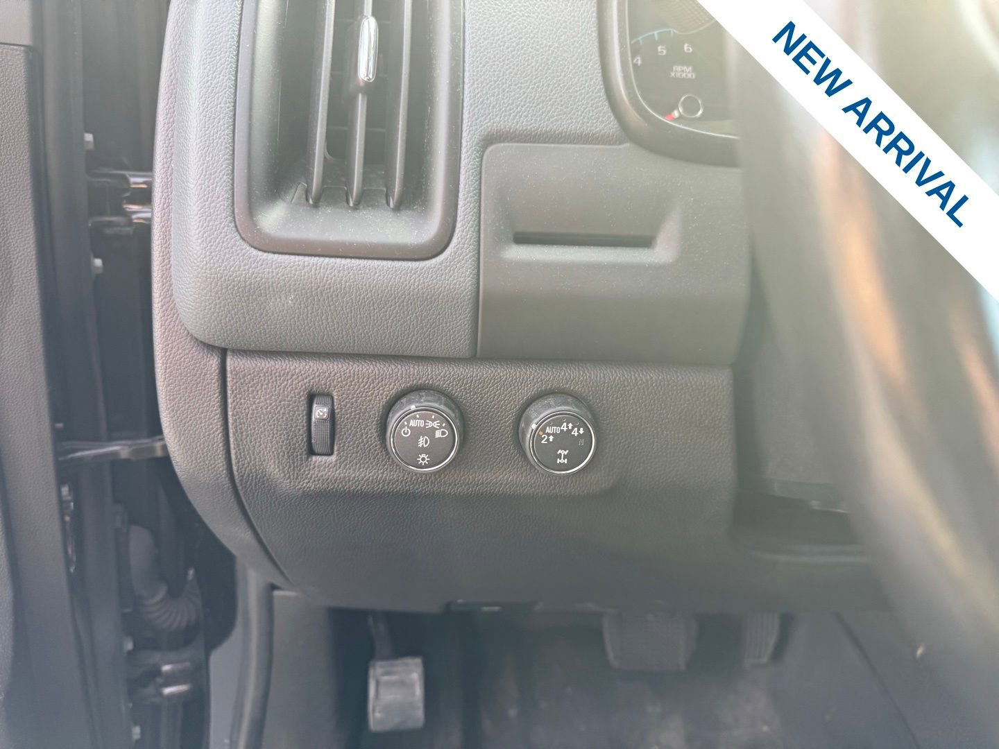 Used 2022 Chevrolet Colorado Z71 w/ Z71 Midnight Edition image 19