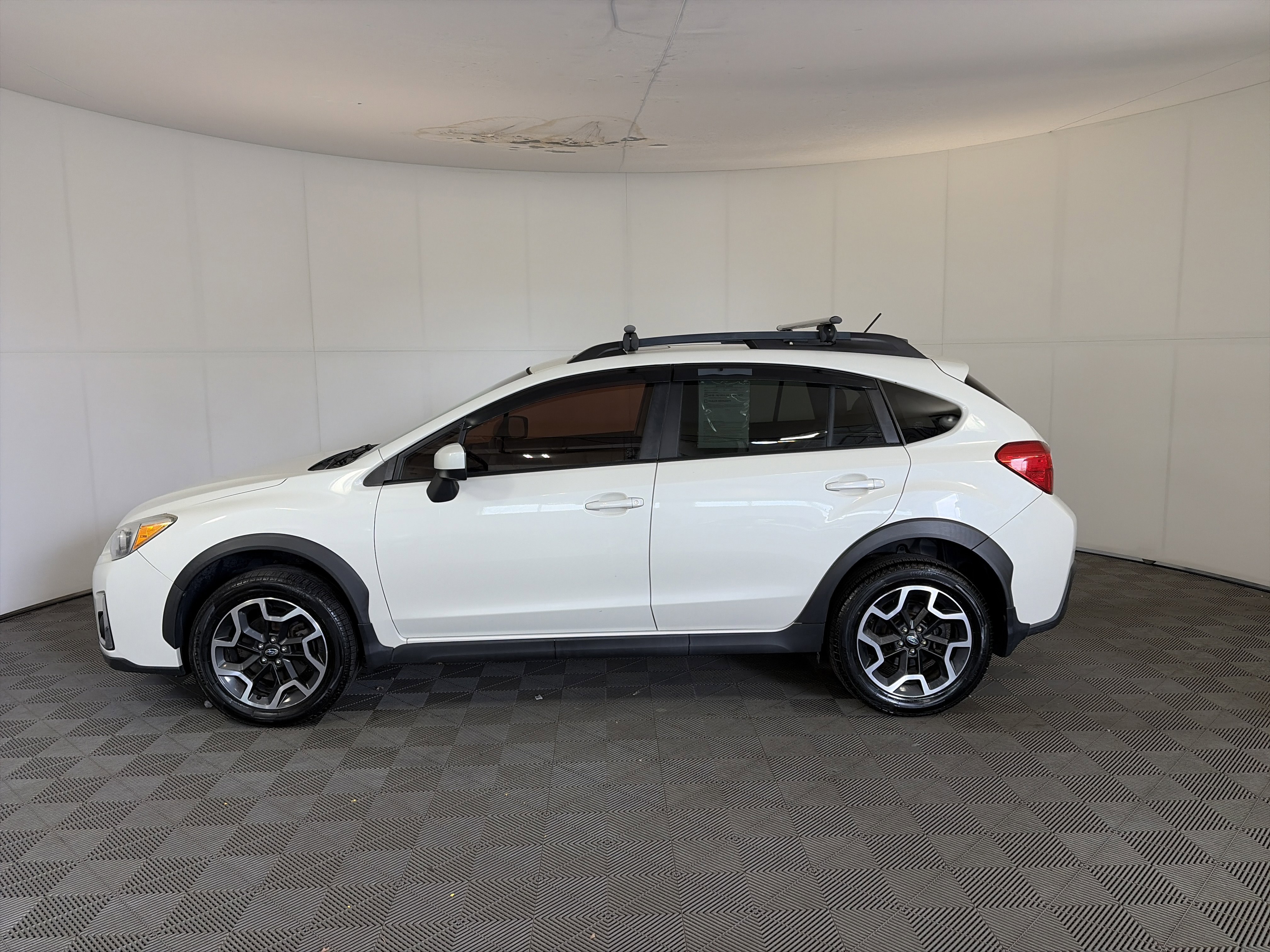 Used 2016 Subaru Crosstrek 2.0i Premium w/ Moonroof Package image 8