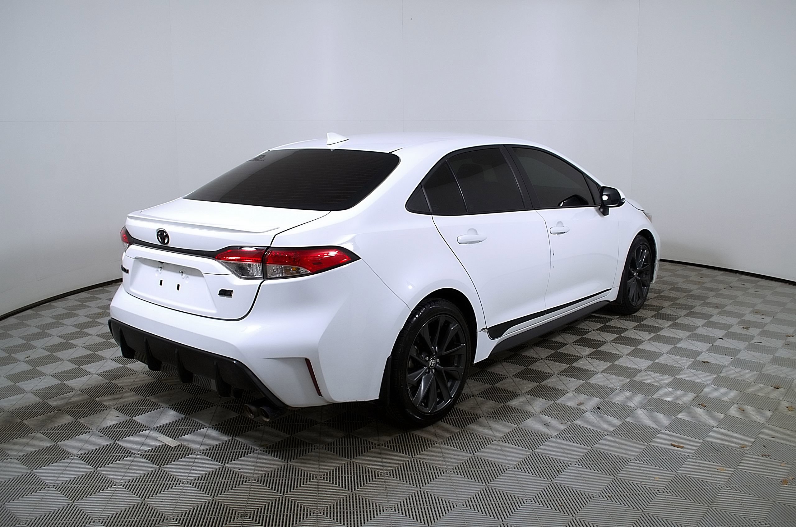 Used 2024 Toyota Corolla SE FWD image 7