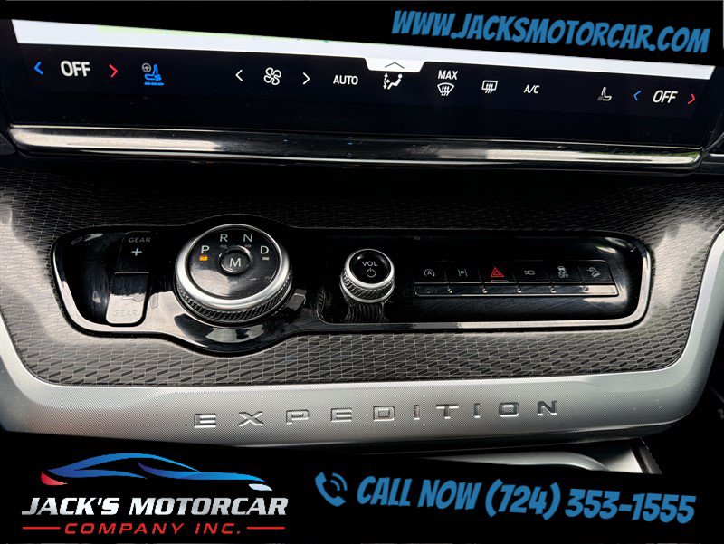 Used 2025 Ford Expedition Platinum w/ Stealth Appearance Package AWD/4WD image 36