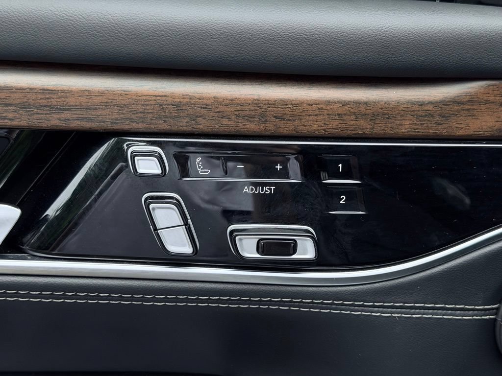 Used 2022 Jeep Grand Wagoneer Series I AWD/4WD image 18