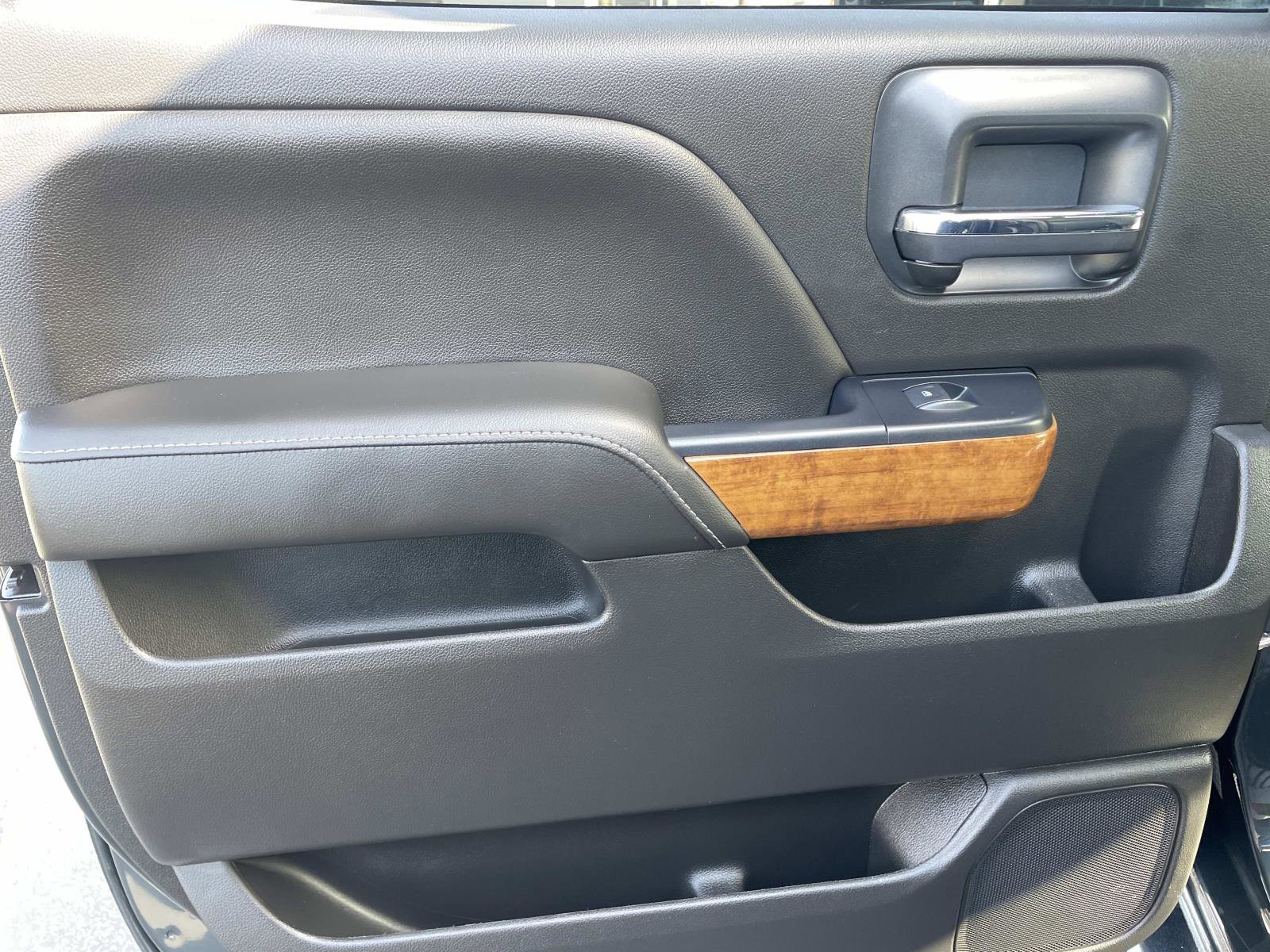 Used 2018 Chevrolet Silverado 2500 High Country w/ Duramax Plus Package image 26