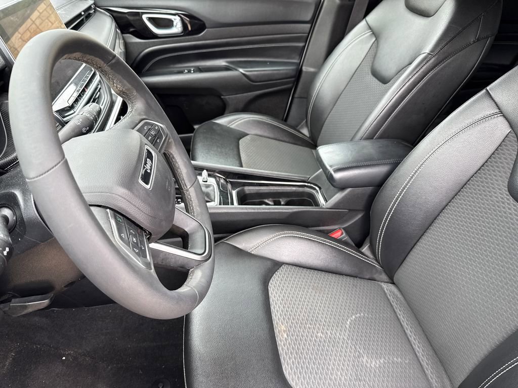 Used 2024 Jeep Compass Latitude w/ Altitude Special Edition image 17