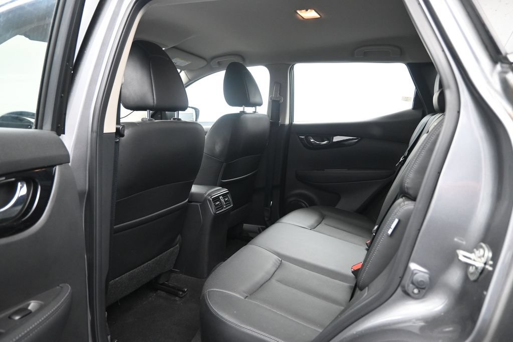 Used 2022 Nissan Rogue Sport SL AWD/4WD image 24