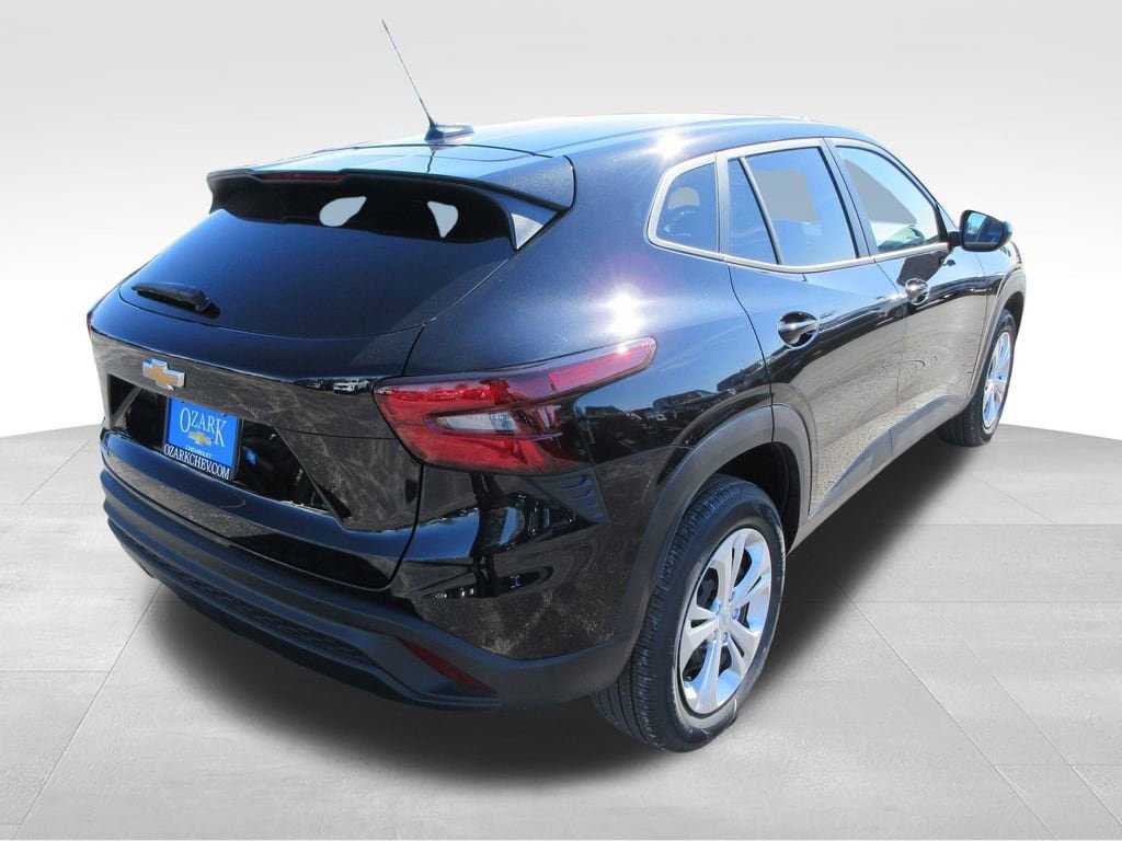 New 2026 Chevrolet Trax LS FWD image 5