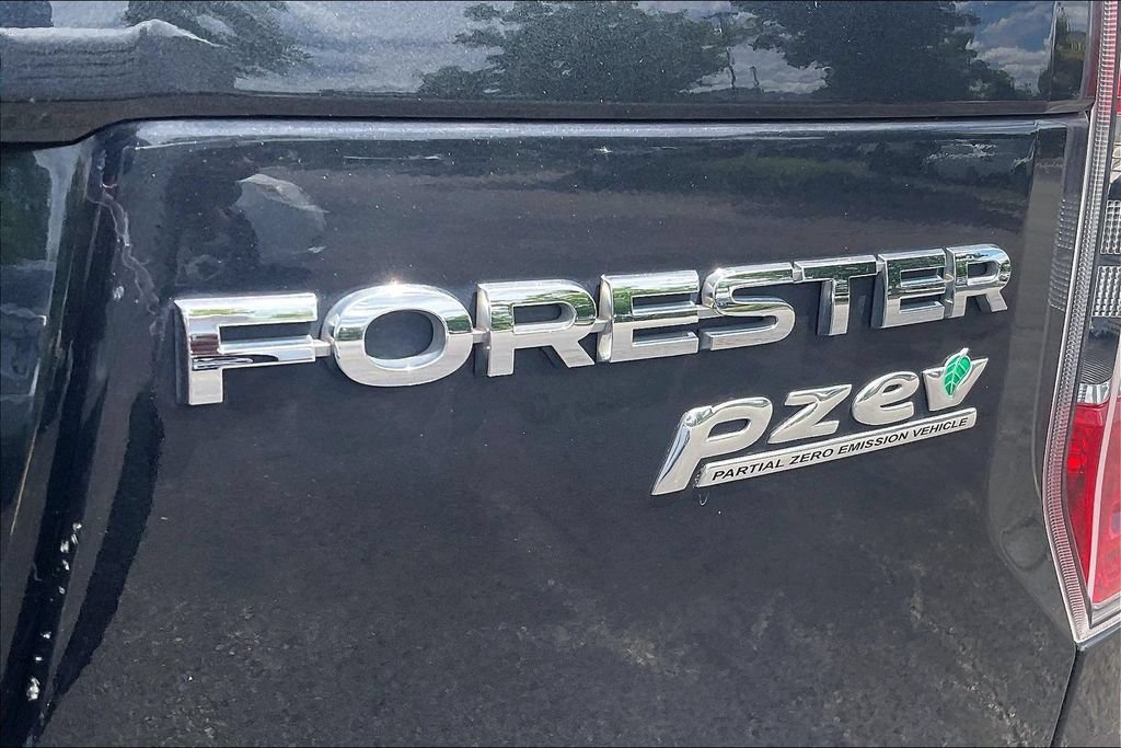 Used 2014 Subaru Forester 2.5i Premium w/ All-Weather Package AWD/4WD image 9