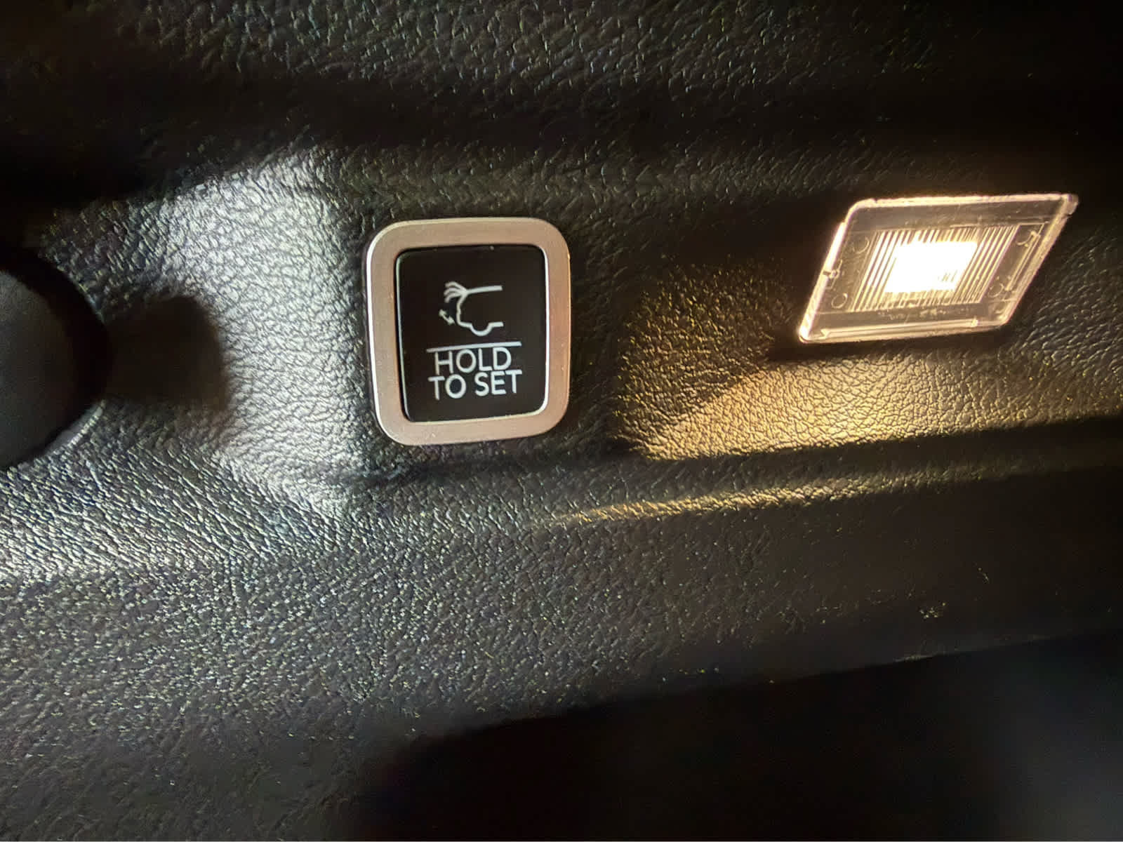 Used 2023 Jeep Grand Cherokee L Laredo AWD/4WD image 26