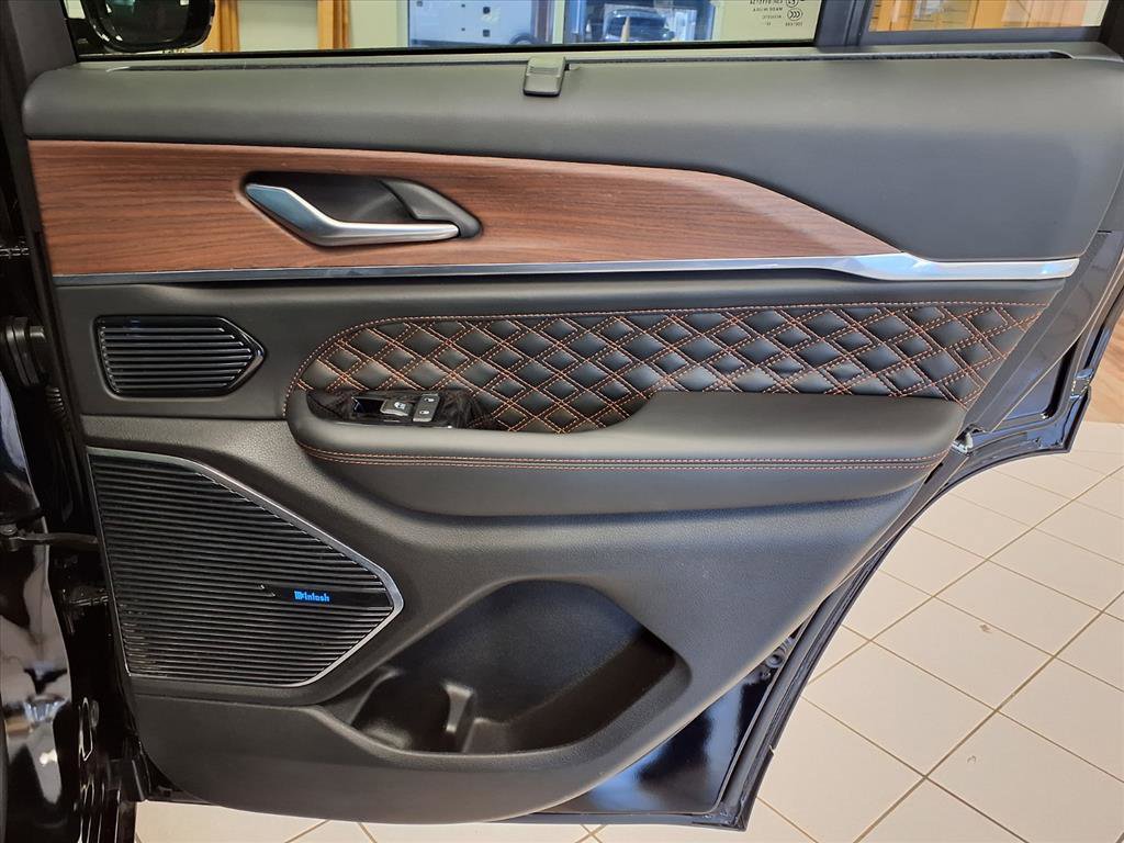 Used 2023 Jeep Grand Cherokee Summit w/ Adv Protech Group IV image 13