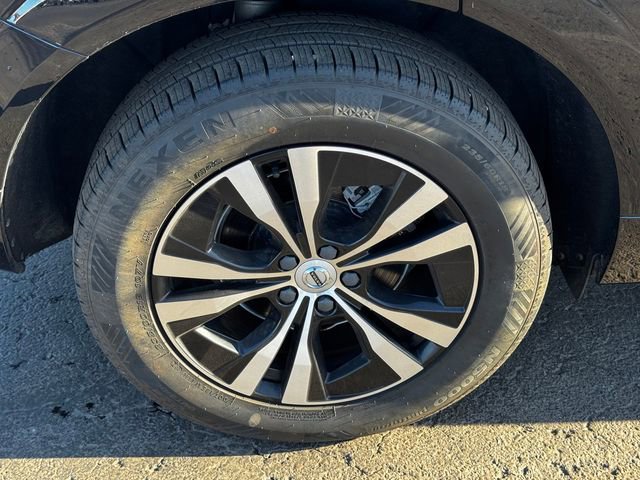 Used 2023 Volvo XC60 B5 Core image 12