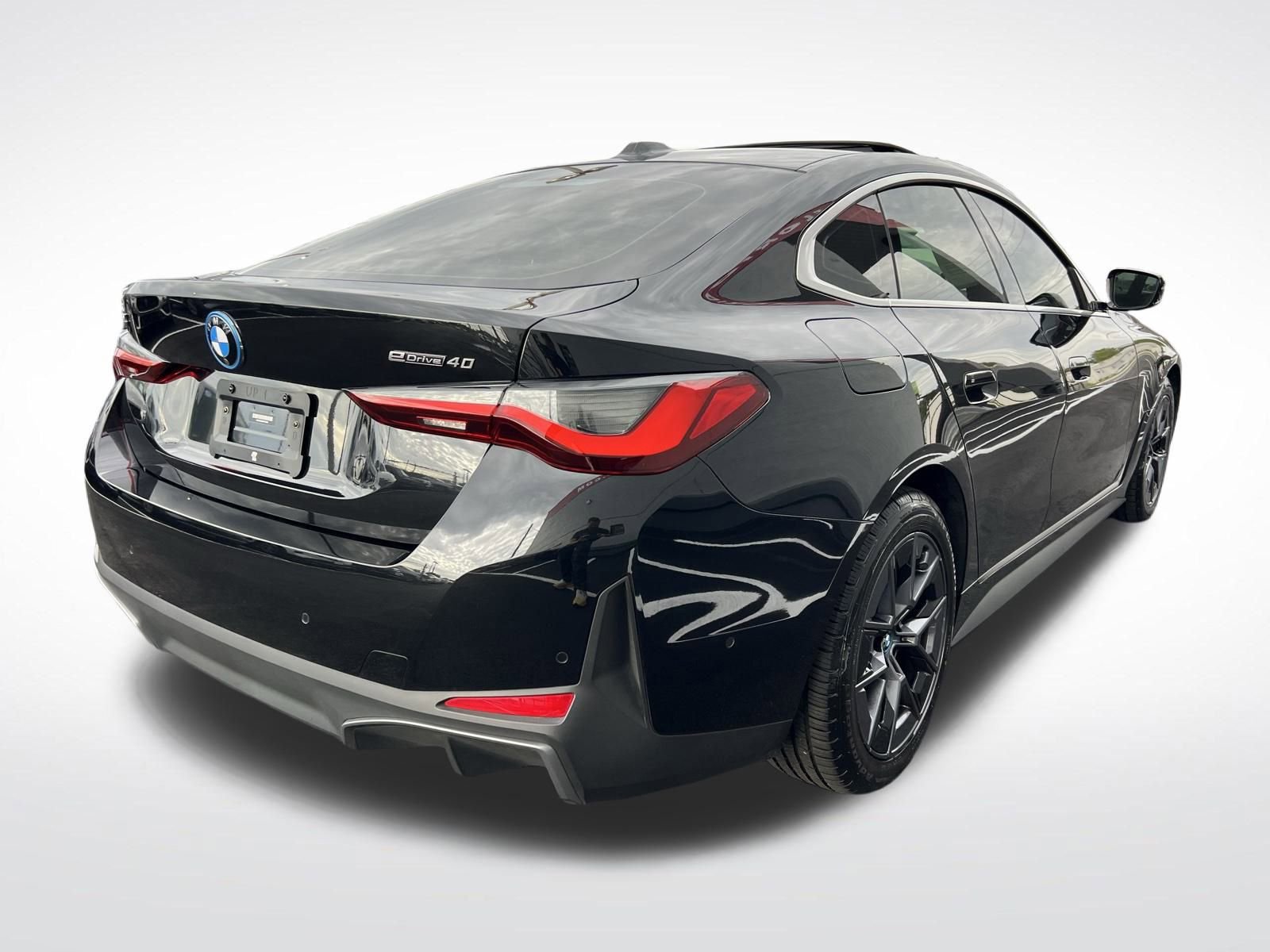 Used 2023 BMW i4 eDrive40 w/ Premium Package image 11