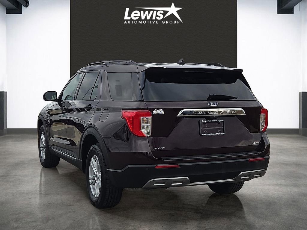 Used 2023 Ford Explorer XLT w/ Equipment Group 202A image 3