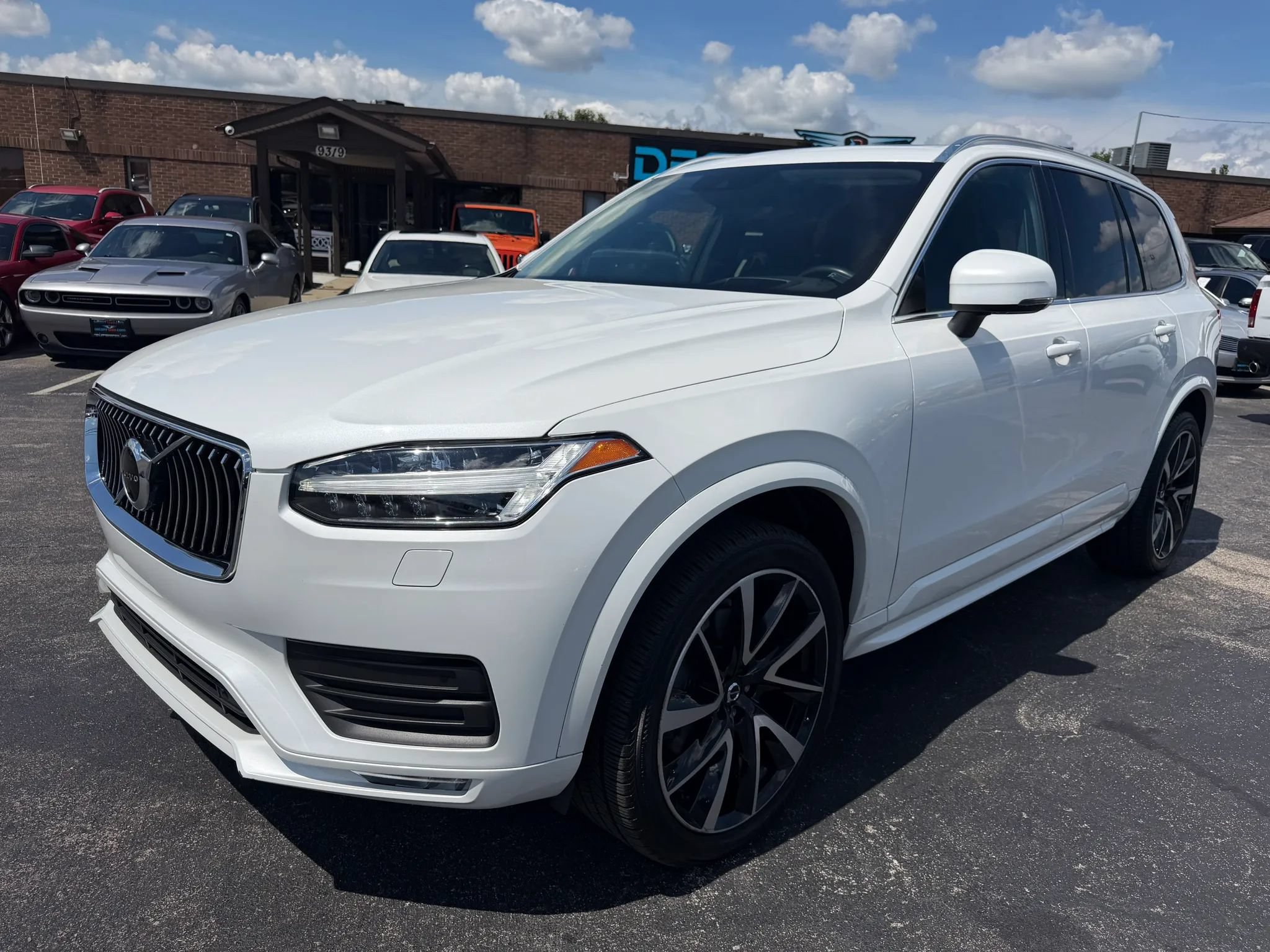 Used 2020 Volvo XC90 T6 Momentum w/ Protection Package AWD/4WD image 7