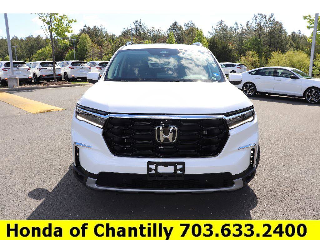 Used 2025 Honda Pilot Elite image 2