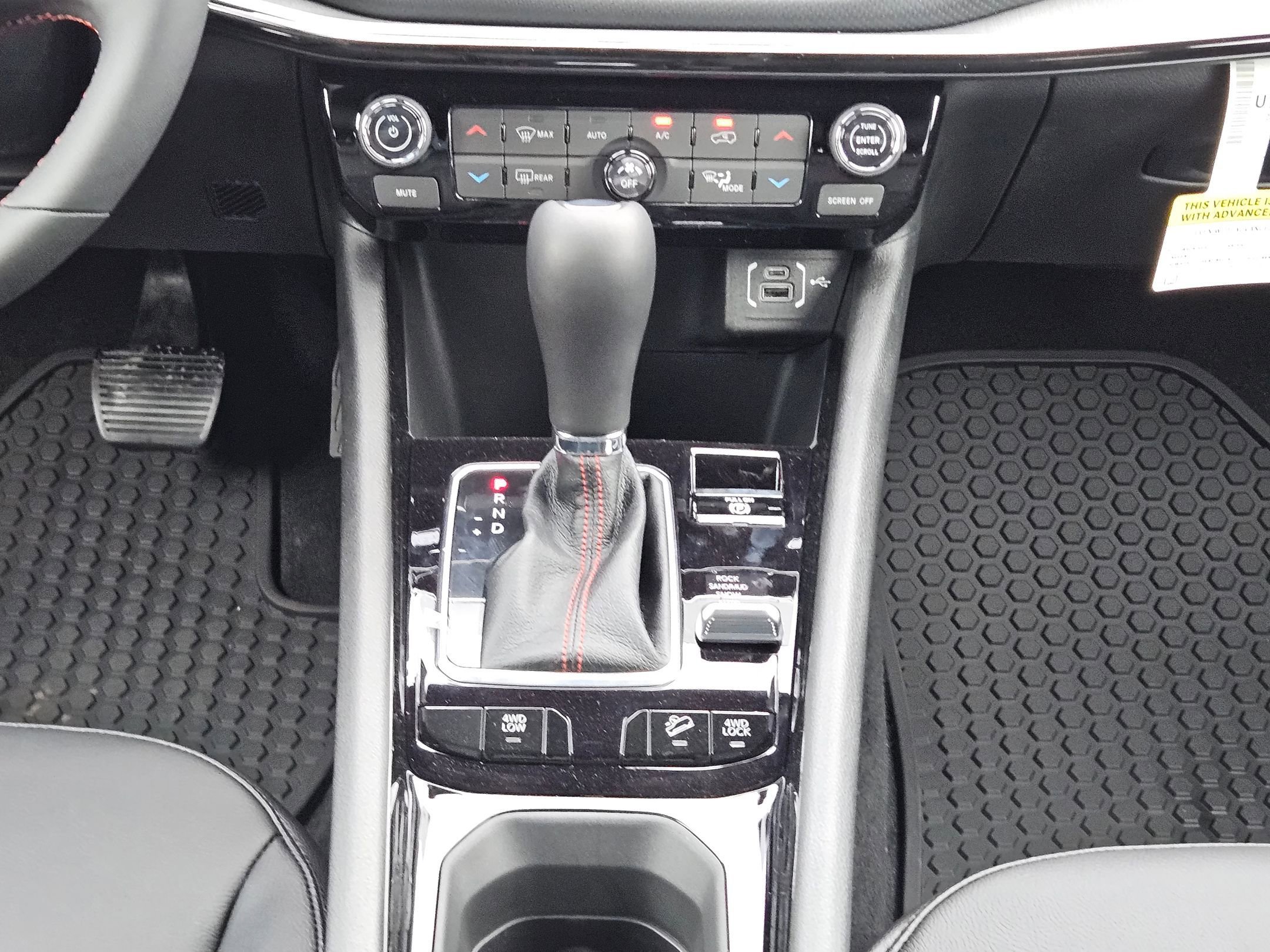 New 2026 Jeep Compass Trailhawk image 17