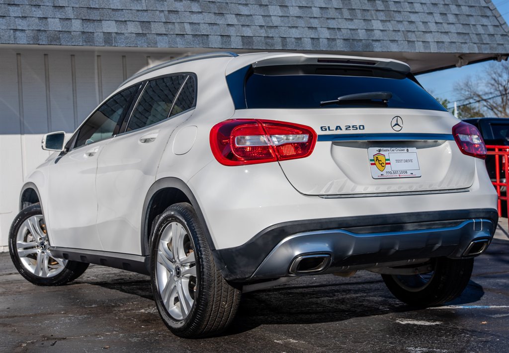 Used 2019 Mercedes-Benz GLA 250 w/ Convenience Package image 3