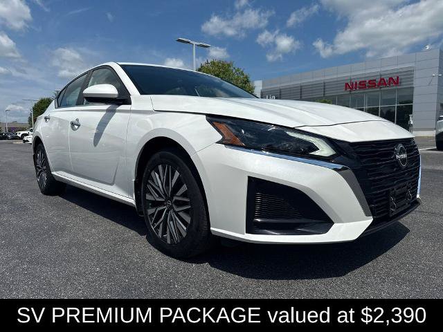 Certified 2023 Nissan Altima 2.5 SV w/ SV Premium Package AWD/4WD image 3