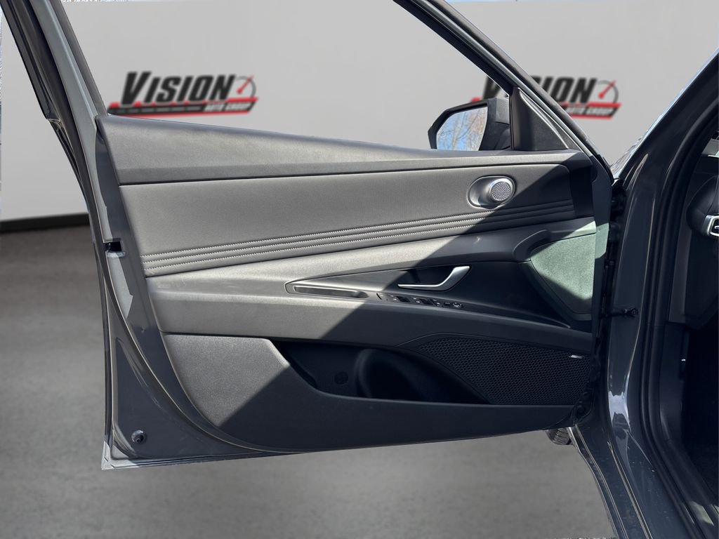 New 2026 Hyundai Elantra Limited image 17