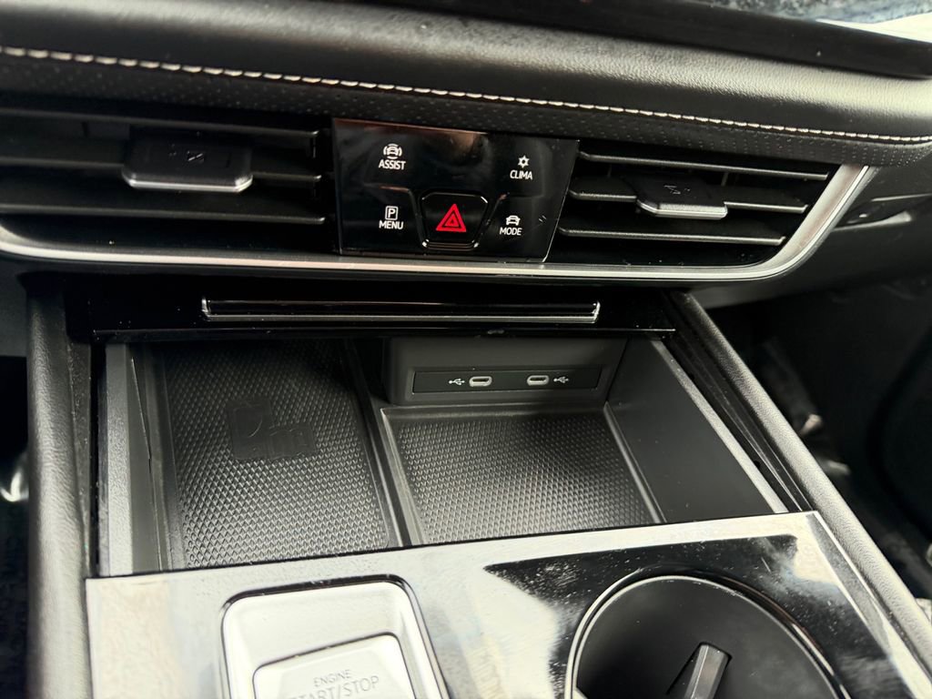 Used 2023 Volkswagen Atlas SE w/ Black Wheel Package image 20