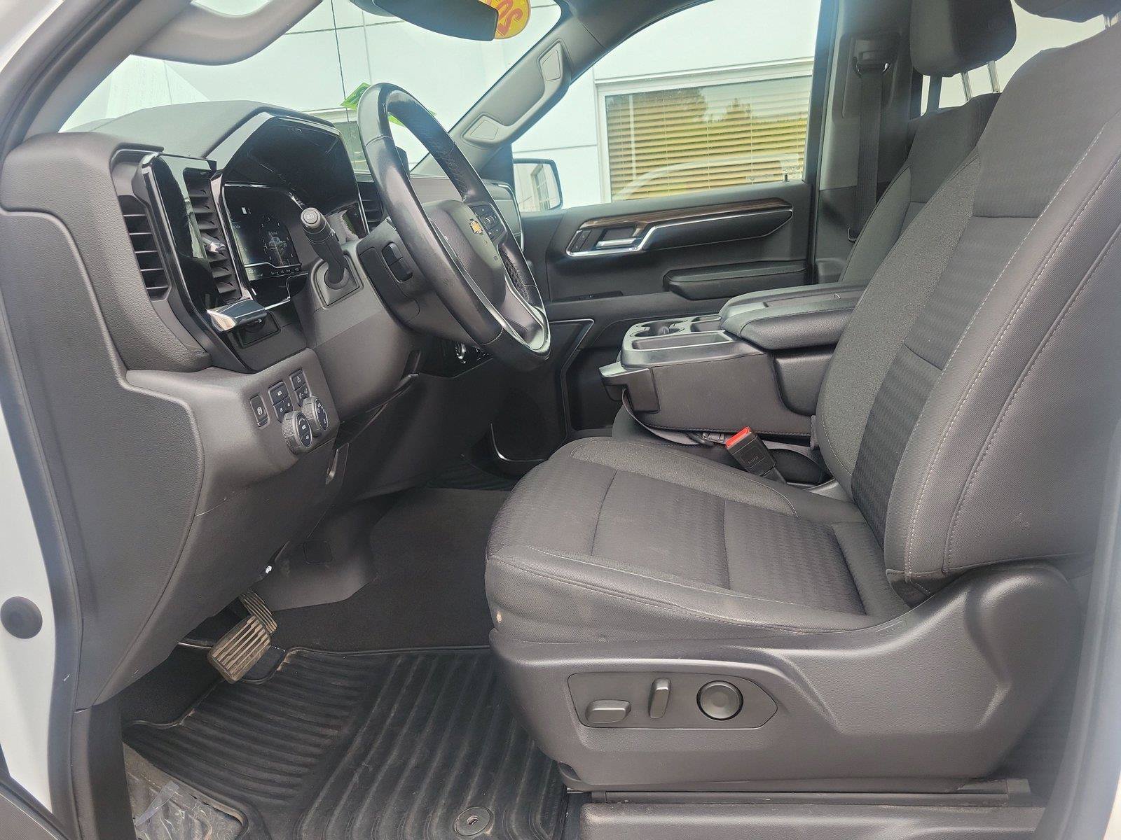 Used 2023 Chevrolet Silverado 1500 LT AWD/4WD image 18