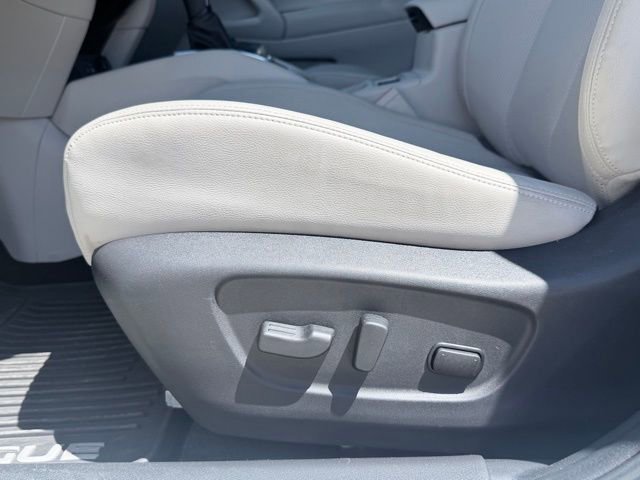Certified 2022 Nissan Rogue Sport SL w/ Premium Package FWD image 28