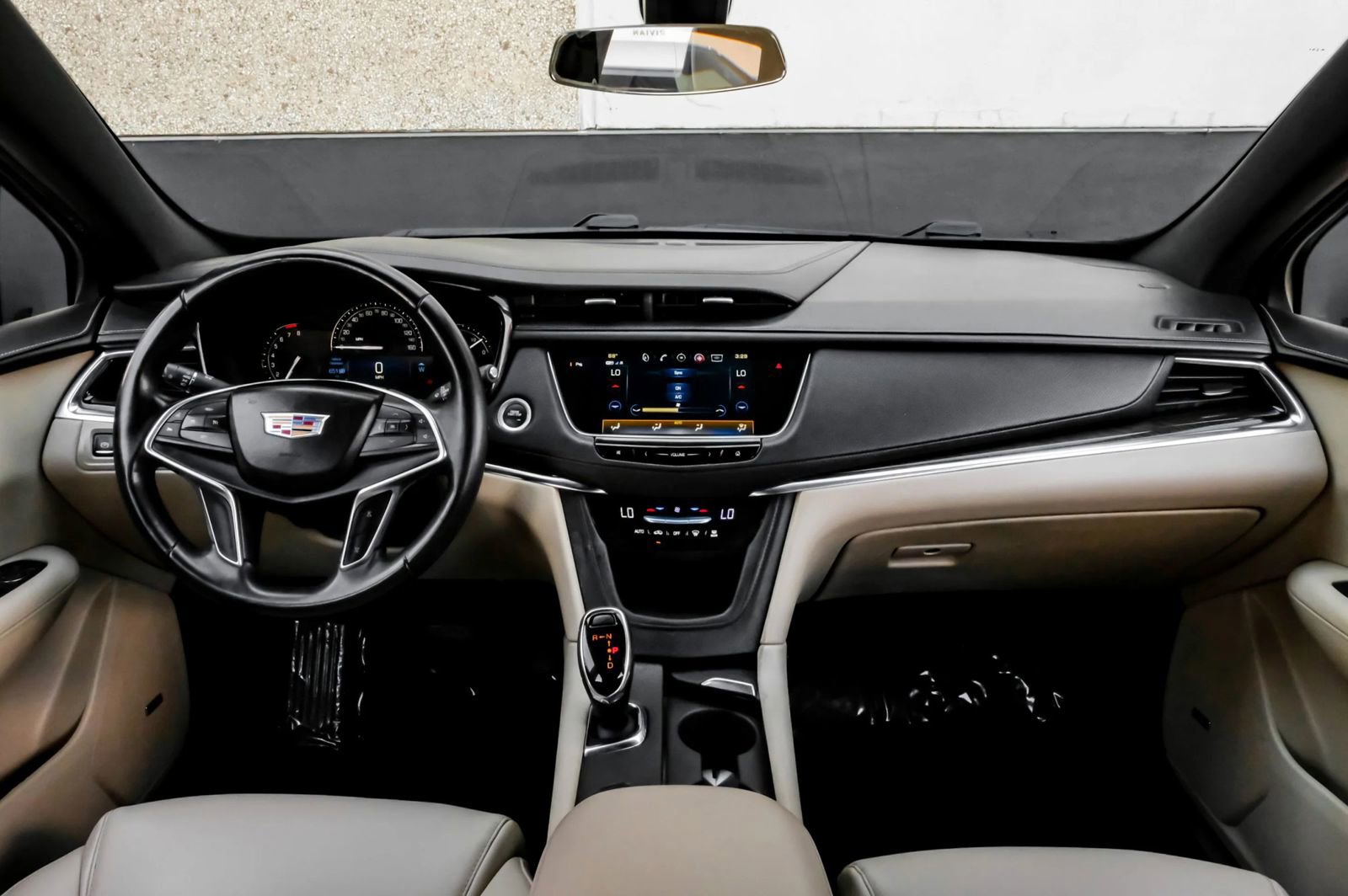 Used 2018 Cadillac XT5 FWD image 18