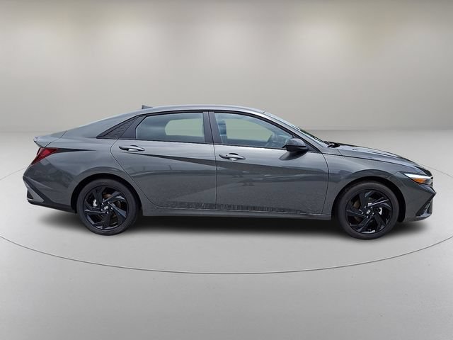 New 2026 Hyundai Elantra Sport FWD image 8