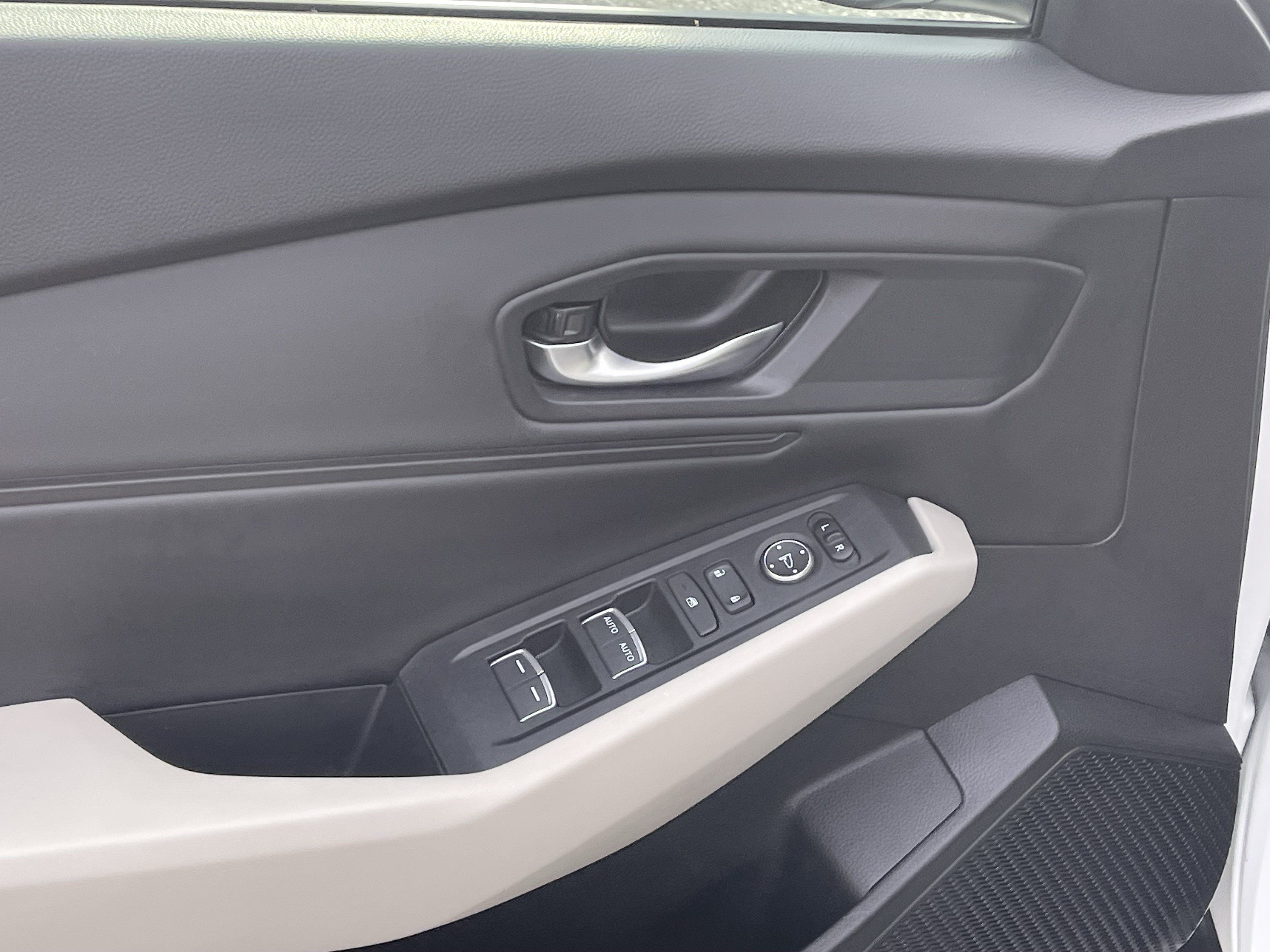 Used 2025 Honda Accord SE image 18