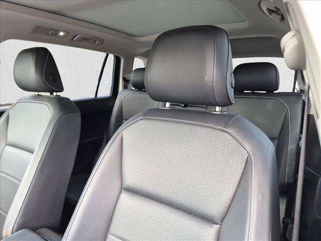 Used 2021 Volkswagen Tiguan SEL FWD image 12
