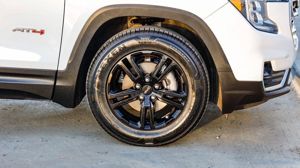 Used 2023 GMC Terrain AT4 image 11