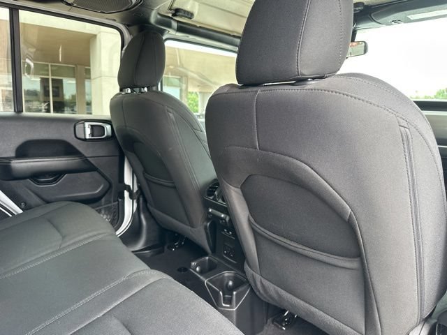Used 2020 Jeep Wrangler Unlimited Sahara AWD/4WD image 36