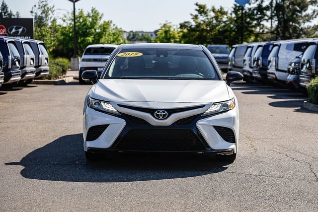 Used 2019 Toyota Camry XSE image 7