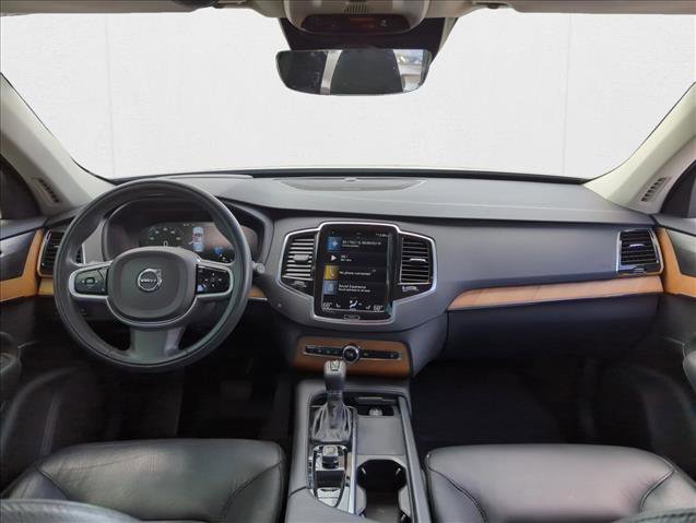 Used 2022 Volvo XC90 T6 Momentum w/ Advanced Package image 19