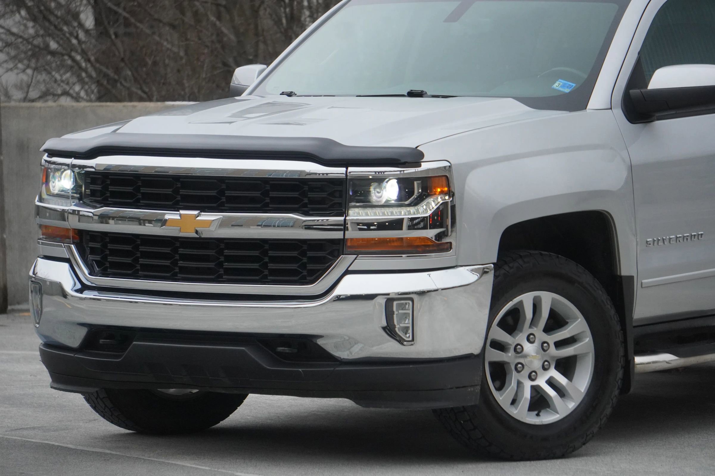 Used 2018 Chevrolet Silverado 1500 LT w/ All Star Edition AWD/4WD image 13