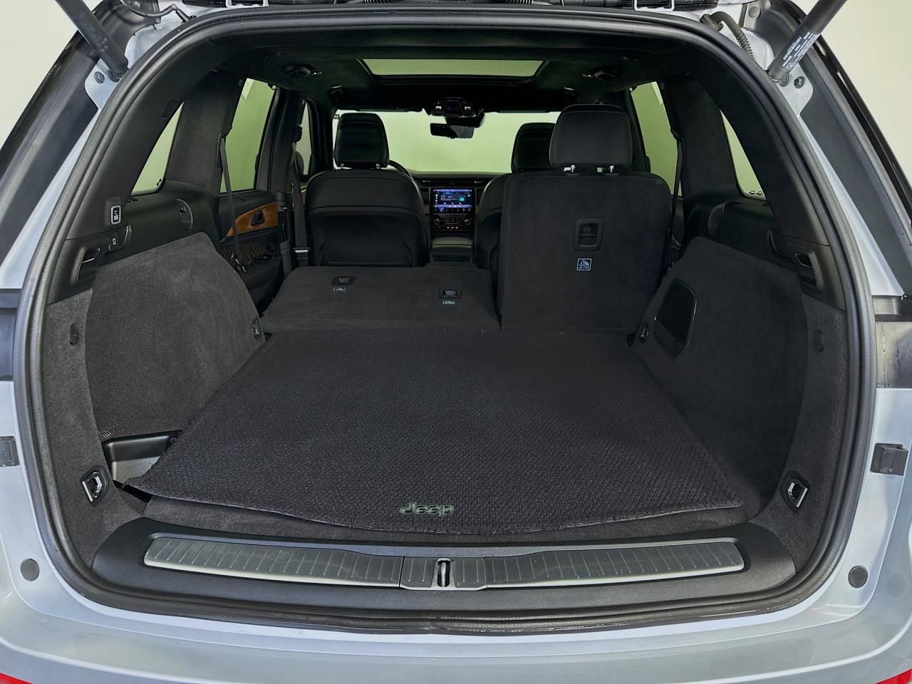 Used 2022 Jeep Grand Cherokee Summit image 46