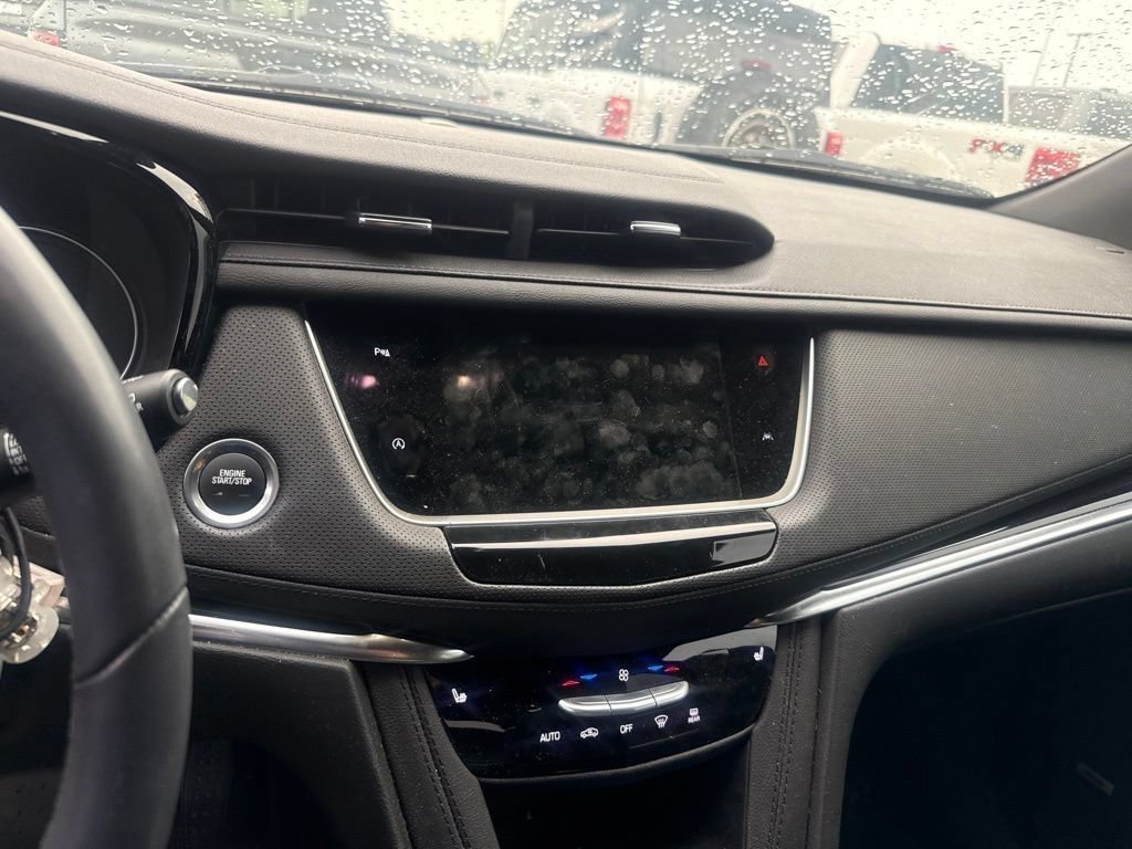 Used 2025 Cadillac XT6 Luxury FWD image 10
