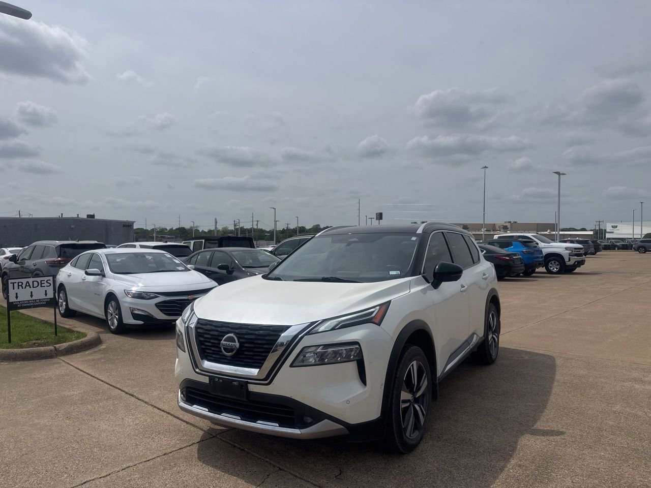 Used 2021 Nissan Rogue Platinum image 5