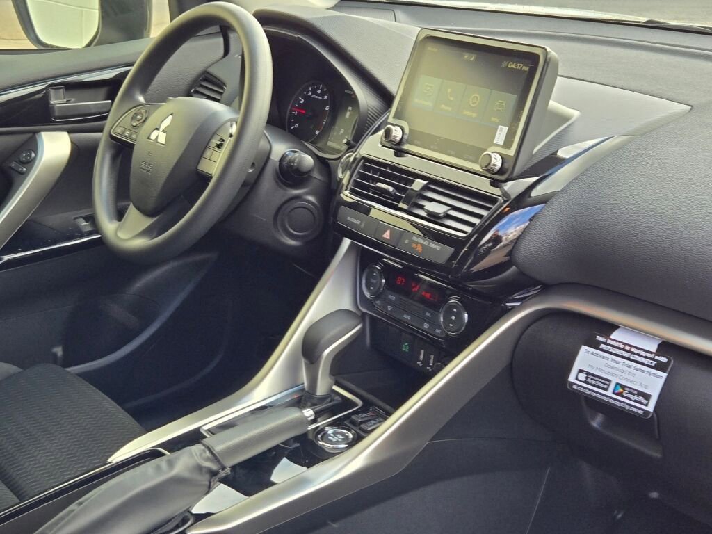 New 2025 Mitsubishi Eclipse Cross LE image 5